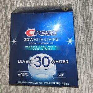 CREST 3D WHITE STRIPS + LED LIGHT! NIB~